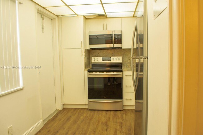 Building Photo - 2651 S Course Dr