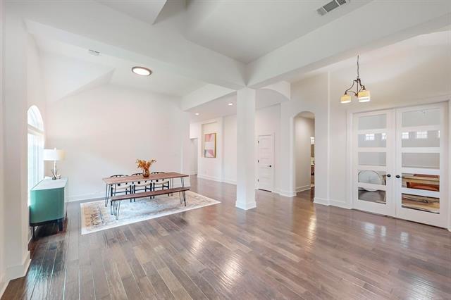 Building Photo - 9964 Madrone Dr