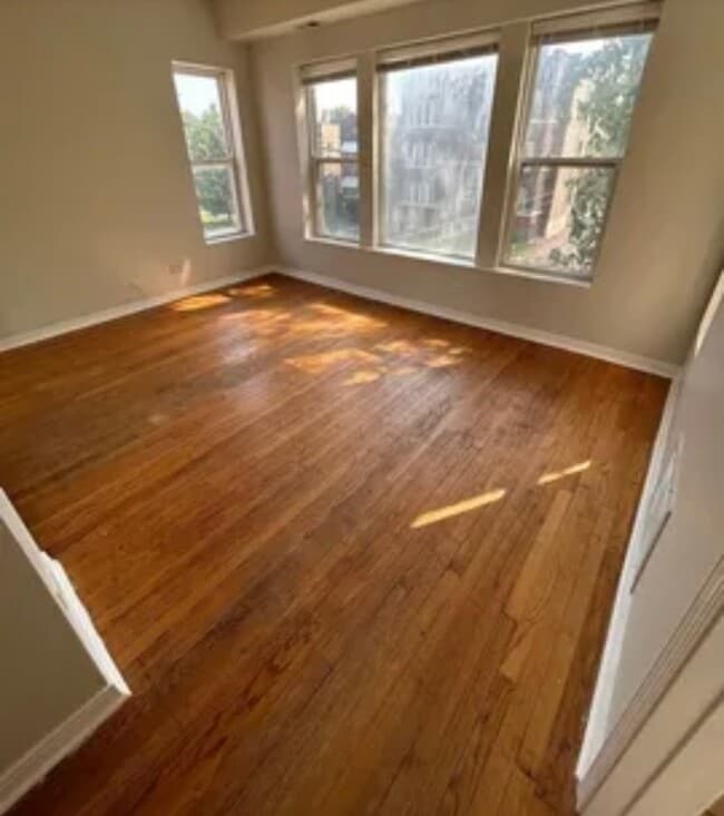 Building Photo - 6850 S Dante Ave