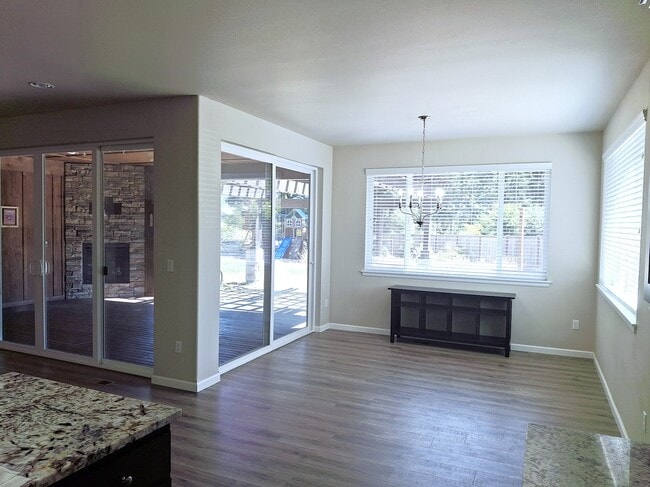 Building Photo - 4946 Skylark St NE