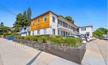 Building Photo - 206 Fir St