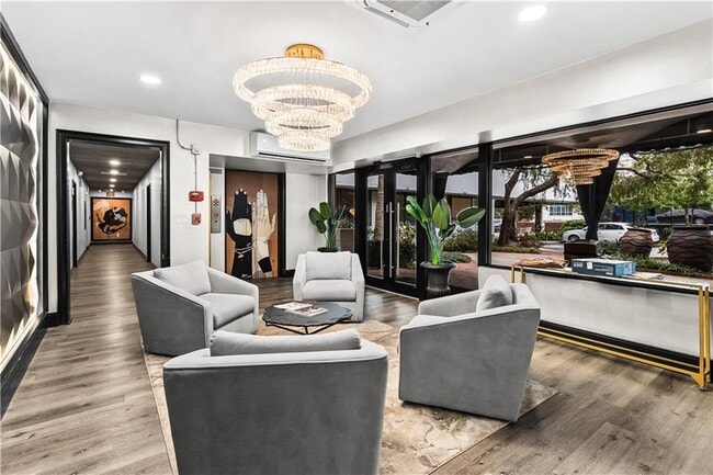 Building Photo - 3645 Peachtree Rd NE