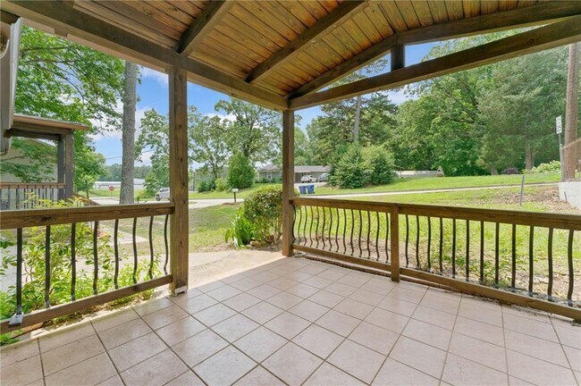 Building Photo - 119 McBee St