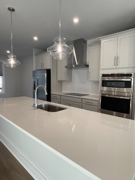 Building Photo - 9475 Pinkman Rd