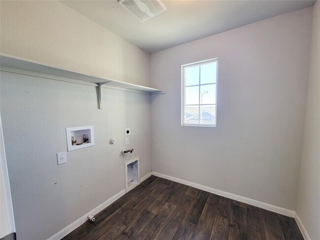 Building Photo - 13925 Heywood Dr