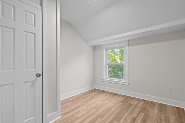Building Photo - 61 Boys Ave