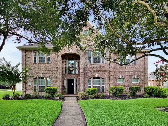 Building Photo - 501 Falcon Lake Dr