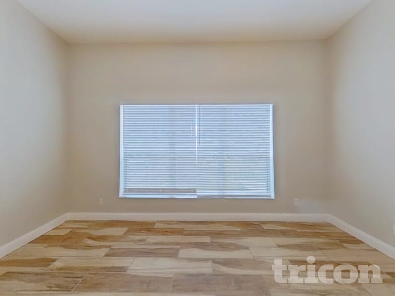 Building Photo - 243 Tower View Dr W