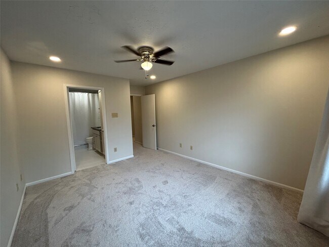 Building Photo - 7761 High Village Dr