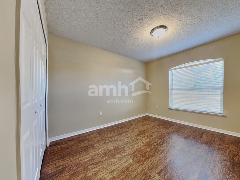 Building Photo - 5920 Rotella Dr