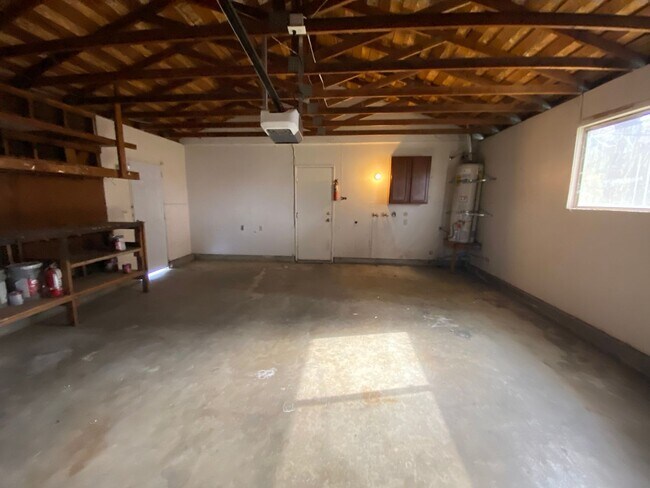 Building Photo - 2530 S Hall St