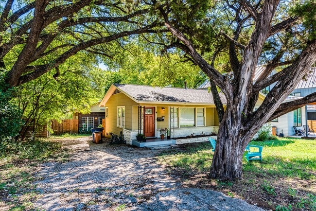 Building Photo - 1502 E 37th St