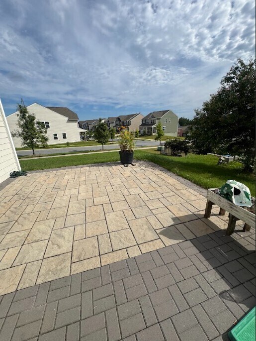 Building Photo - Modern Comfort Meets Space – 4BR/3.5BA Hom...