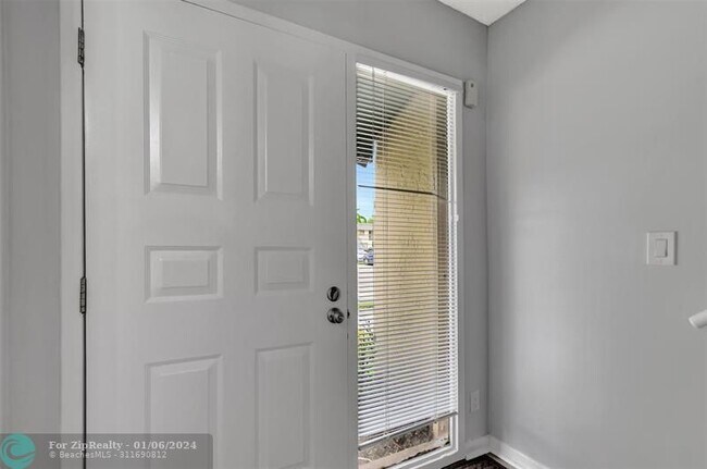 Building Photo - 97 Deer Creek Rd