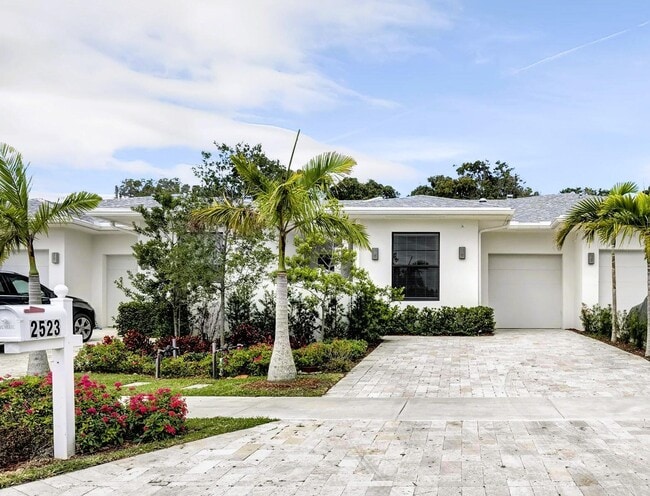 Building Photo - 2523 Oceanview Ave