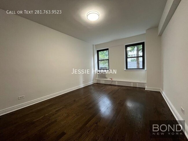 Building Photo - 219 E 69th St