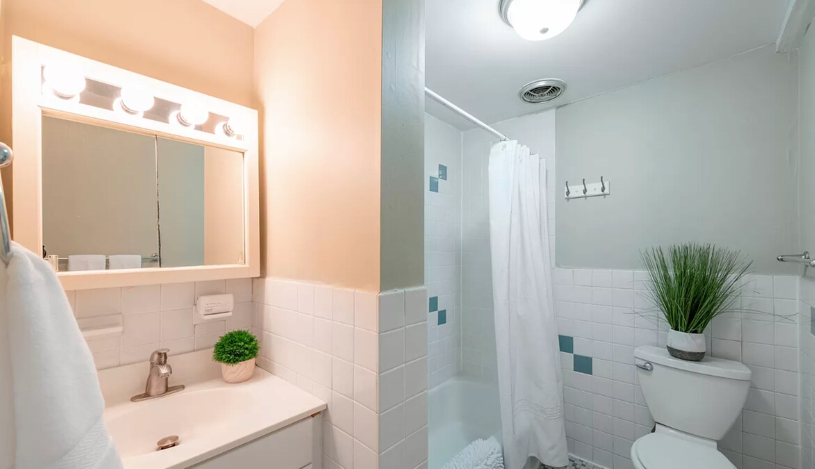 Building Photo - 371 Harvard St