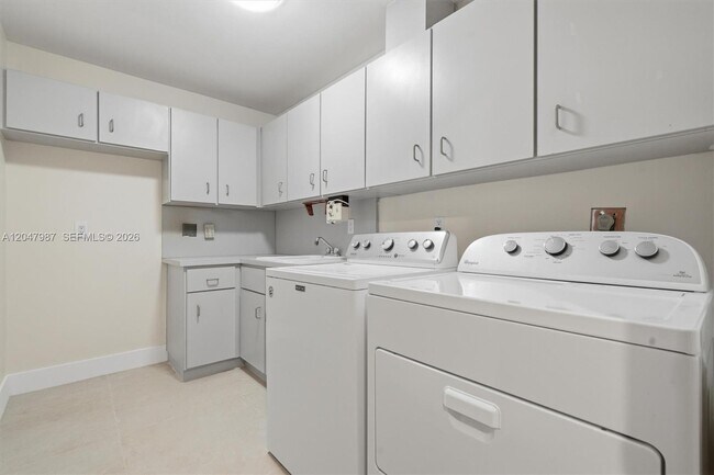 Building Photo - 8320 NW 167th Terrace