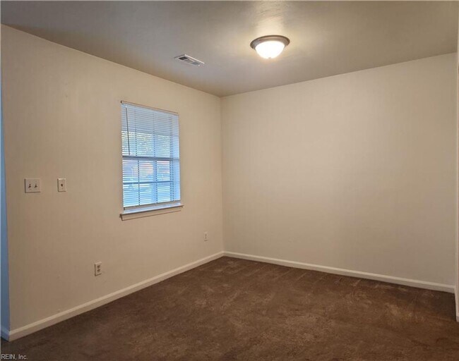 Building Photo - 6045 Bradford Dr