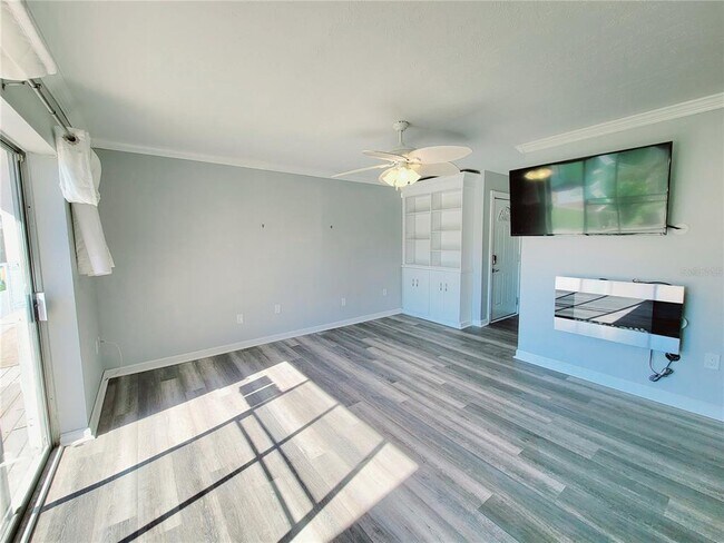 Building Photo - 4160 35th Terrace S
