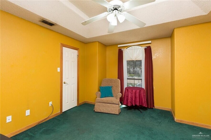 Building Photo - 1801 Crown Pointe Blvd