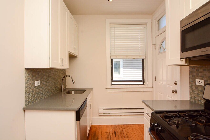 Building Photo - 2328 N Rockwell St