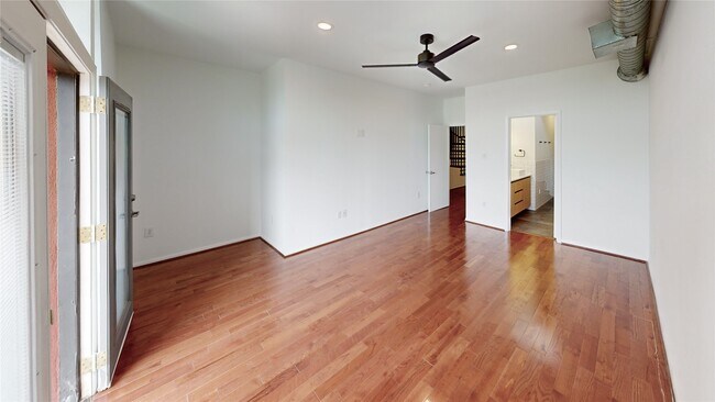 Building Photo - 310 S Jensen Dr