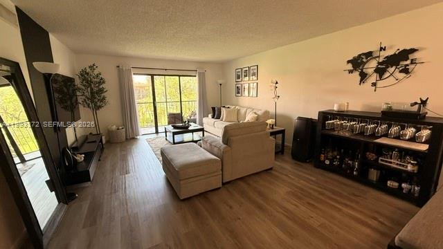 Building Photo - 231 Lakeview Dr