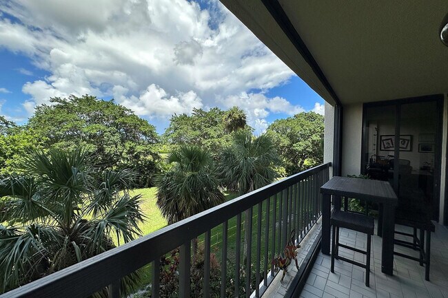 Building Photo - 2480 Presidential Way