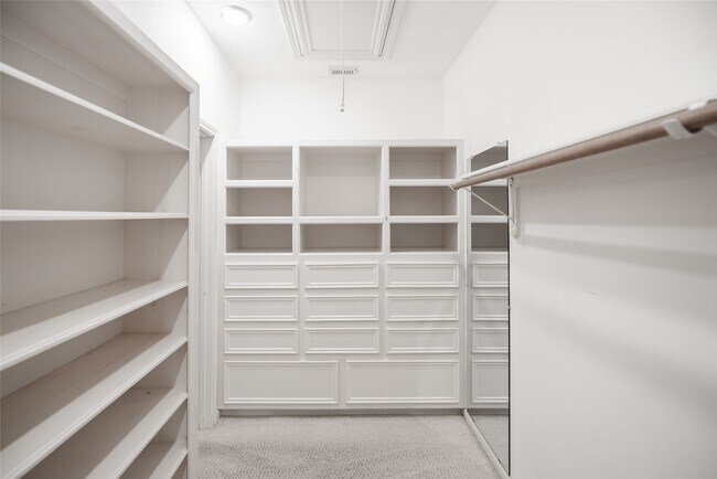 Building Photo - 26910 Willow Ln