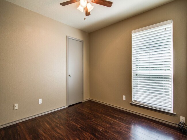Building Photo - 7716-7718 Sable Lane