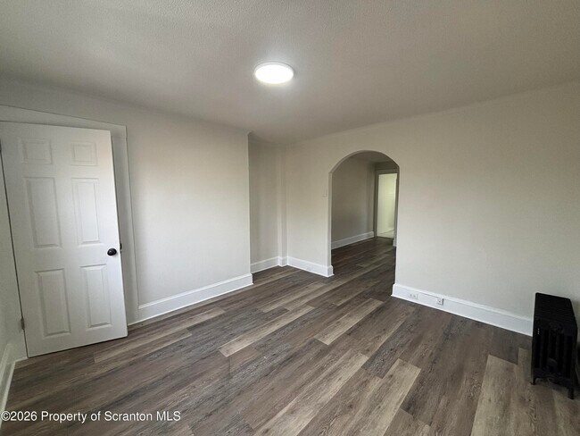 Building Photo - 1264 S 6th Ave