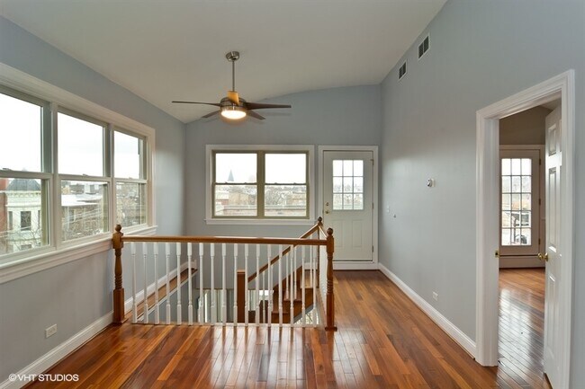 Building Photo - 1540 North Claremont-3E