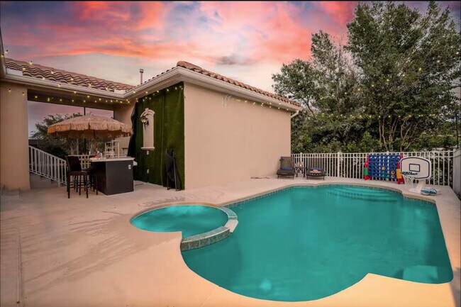 Building Photo - 7450 Gathering Dr