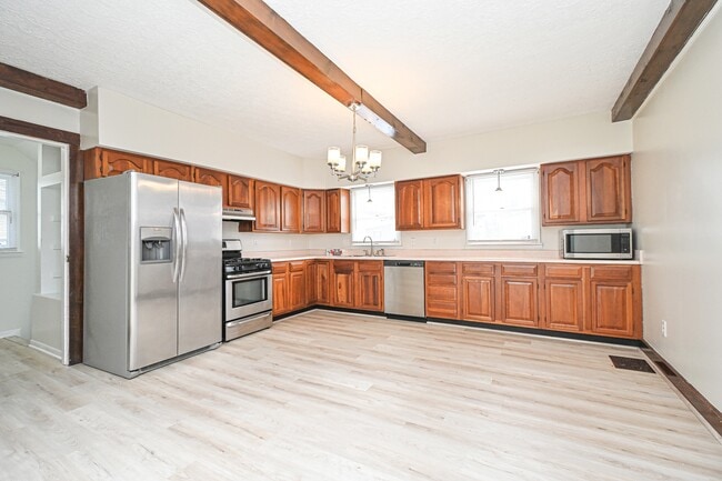 Building Photo - 4110 Eileen Dr