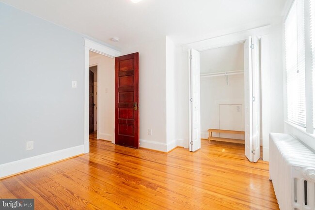 Building Photo - 928 19th St S