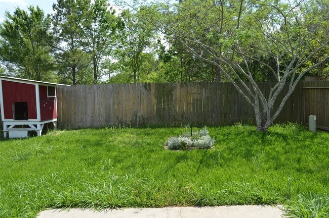 Building Photo - 18011 Rose Hill Park Ln