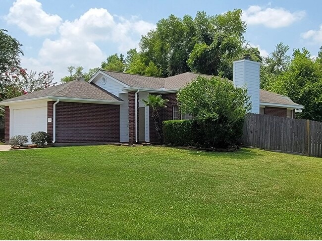 Primary Photo - 303 Lazy Ln