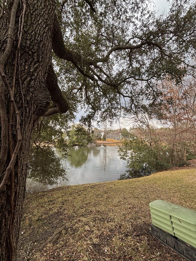 Building Photo - 8483 Yadkin Cir