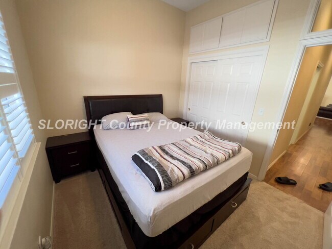 Building Photo - AVAILABLE MAY - 3 Bedroom / 2 Bathroom Paso Robles Home