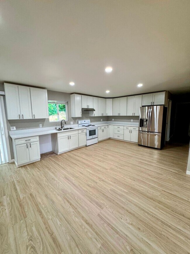 Building Photo - 16116 Mistletoe Ln