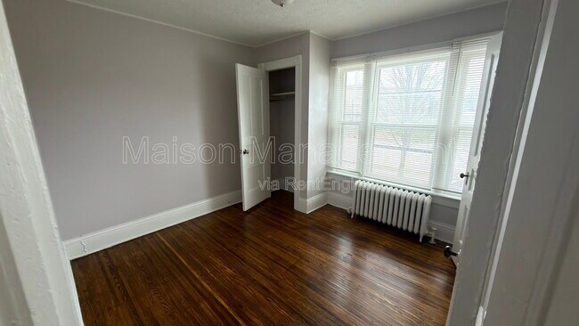 Building Photo - 583 Averill Ave