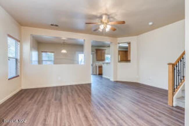 Building Photo - Well maintained 2-story, 4 bedroom and 2.5...