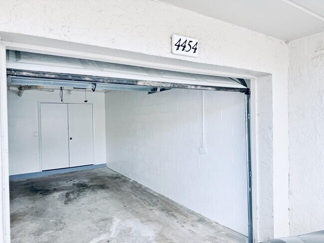 Building Photo - 4454 Pinebark Ave