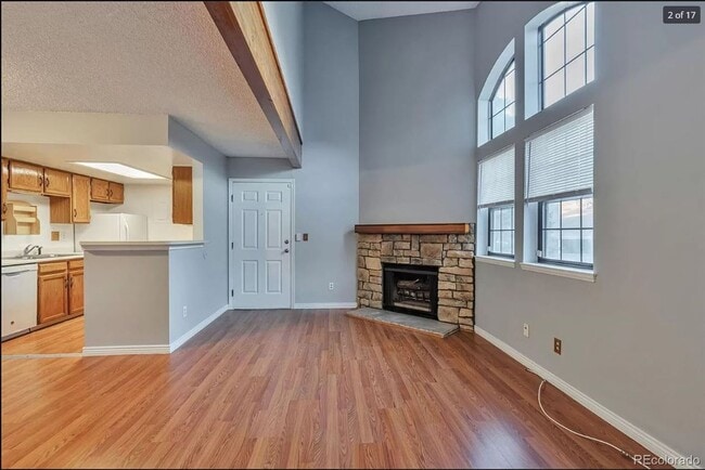 Building Photo - 942 S Walden St