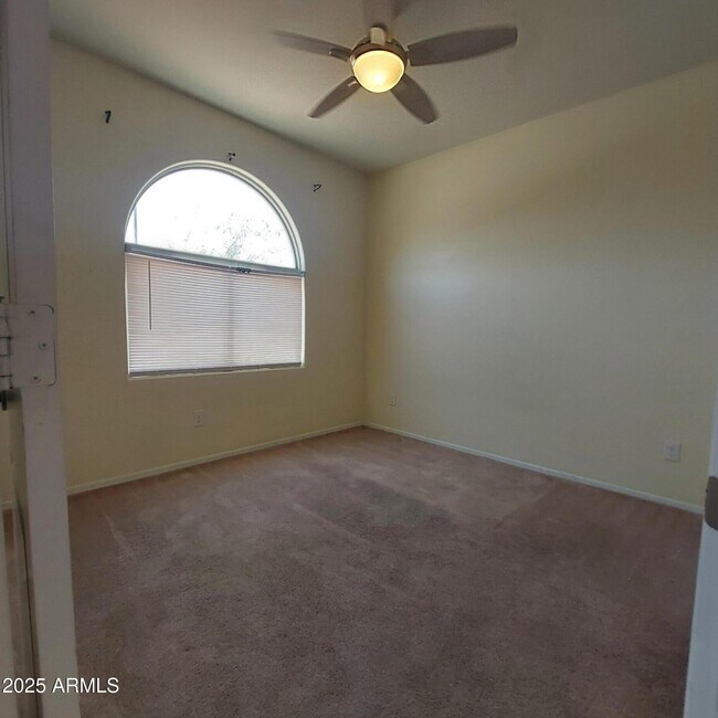 Building Photo - 25322 W Carson Dr