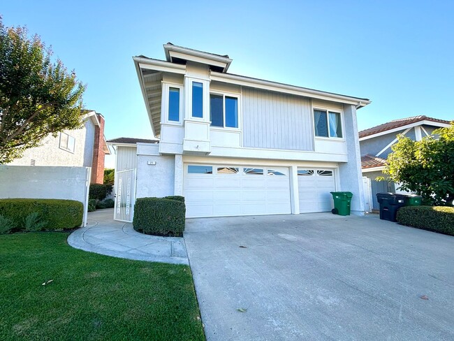 Building Photo - Beautiful 4Bd/2.5Ba Home in Irvine!