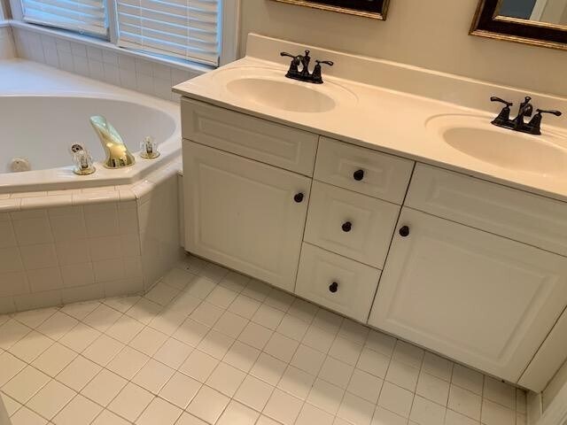 Building Photo - 104 Paper Chase Ct