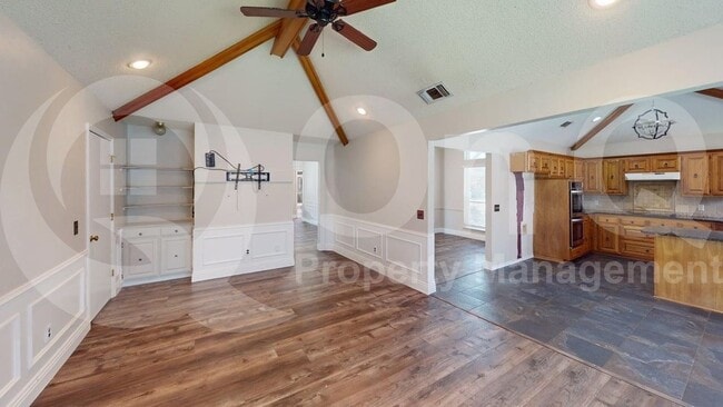 Building Photo - 1217 Babbling Brook Dr