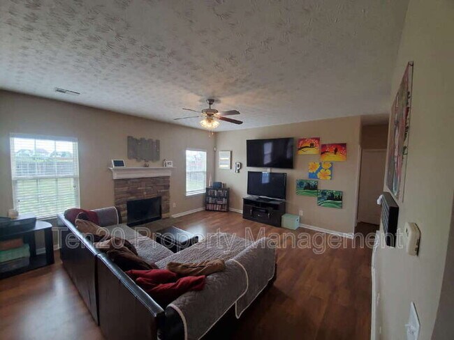 Building Photo - 35 Apache Trail